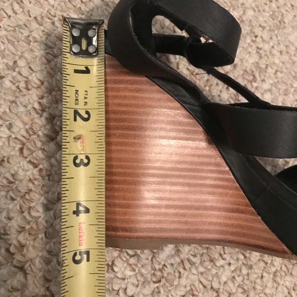 Super cute wedge sandals. - Picture 7 of 7